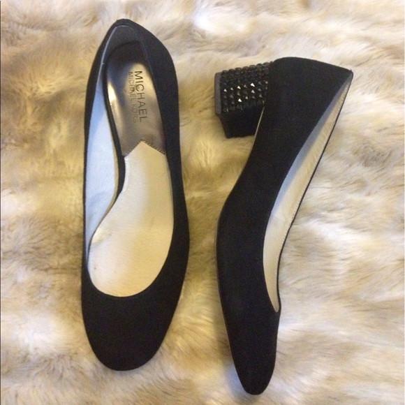 Michael Kors Shoes - Michael Kors Arabella kitten pump