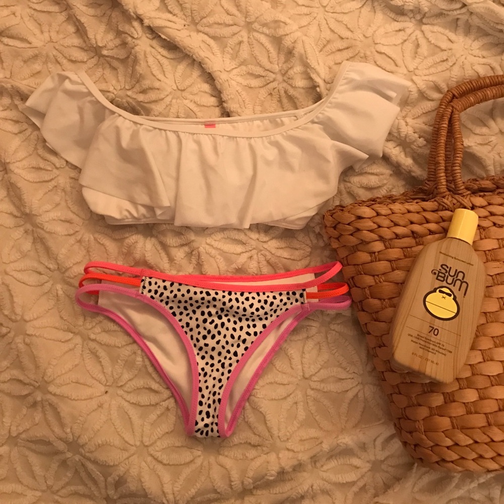 Brand new bikini set!