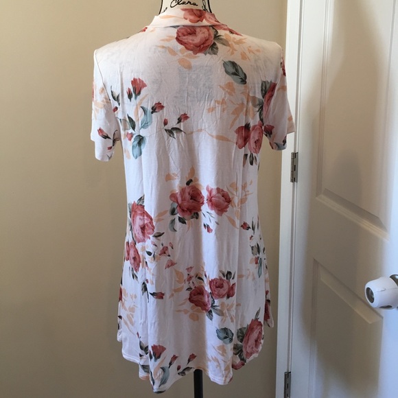 LAST CHANCE Choker neck floral print top - Picture 5 of 5