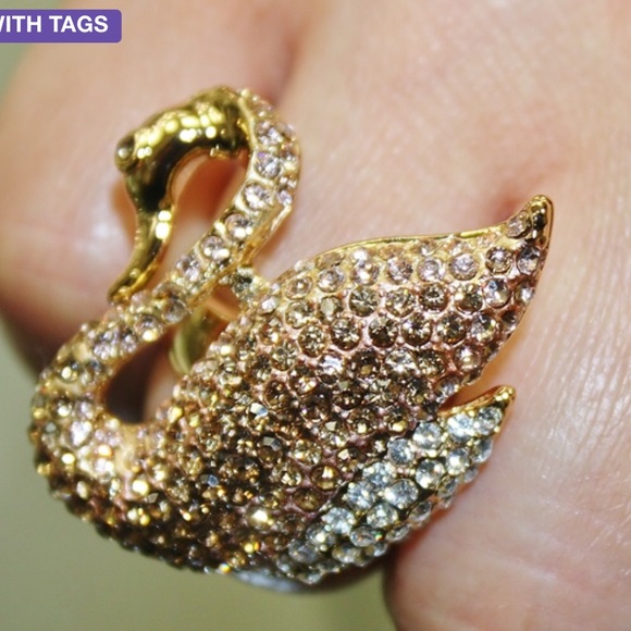 Jewelry - Magnificent Gold-Color "Swan" Fortune Alloy Ring