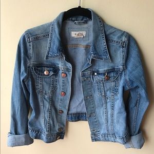 Cropped blue denim jacket