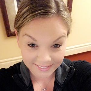 Meet your Posher, Steph