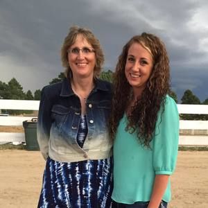 Meet your Posher, Lora