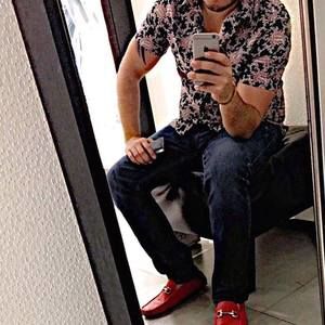 Meet your Posher, Carlos