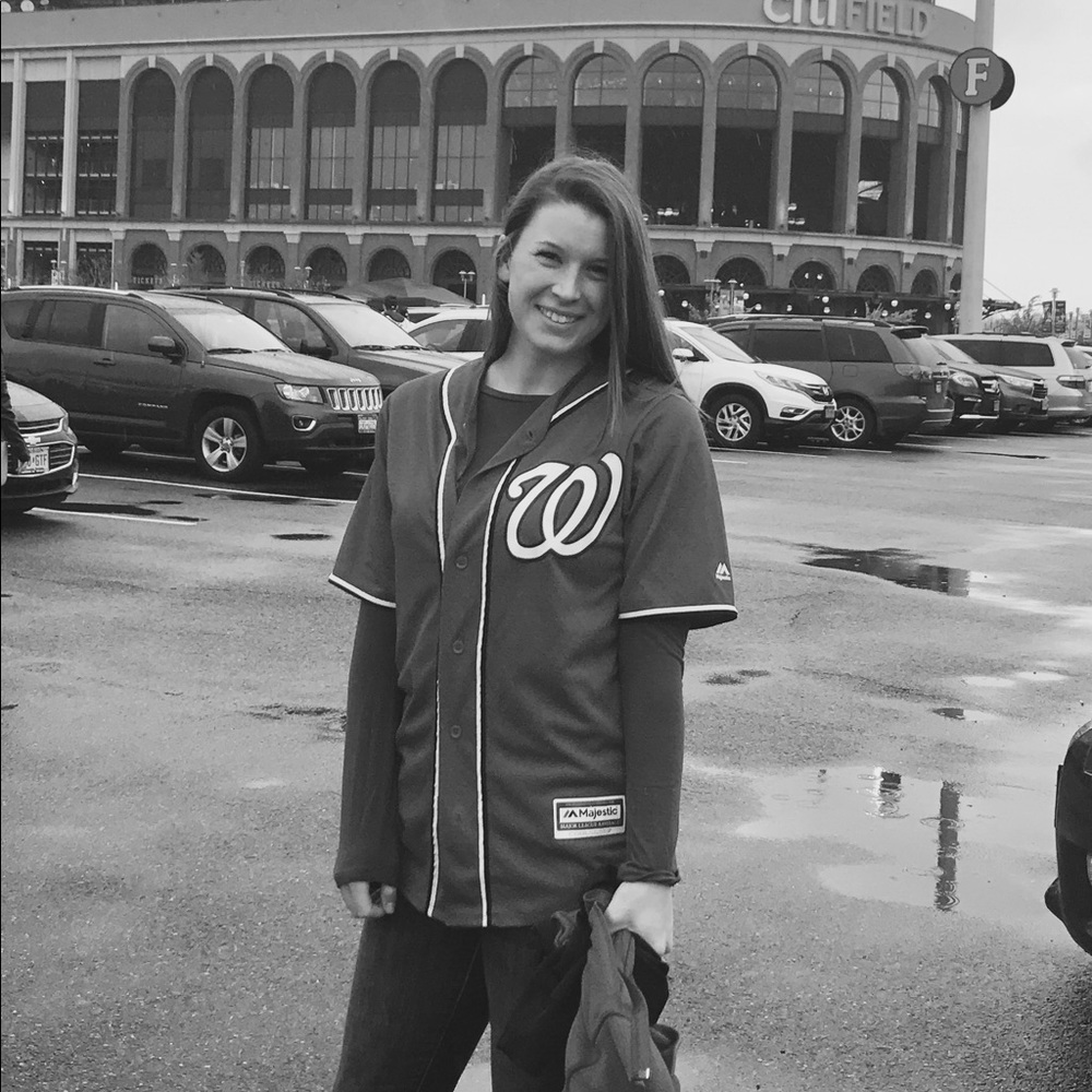 Meet your Posher, Lara