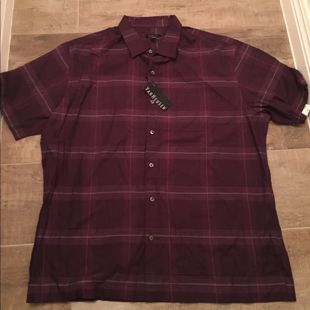 Men VanHeusen button up shirt