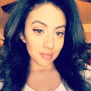 Meet your Posher, Adriana