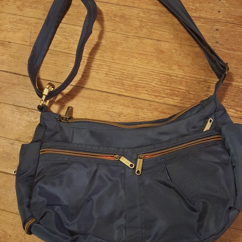Travelon purse