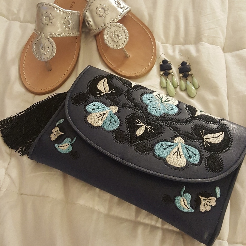 🚫SOLD🚫 Cynthia Rowley Layla embroidered clutch