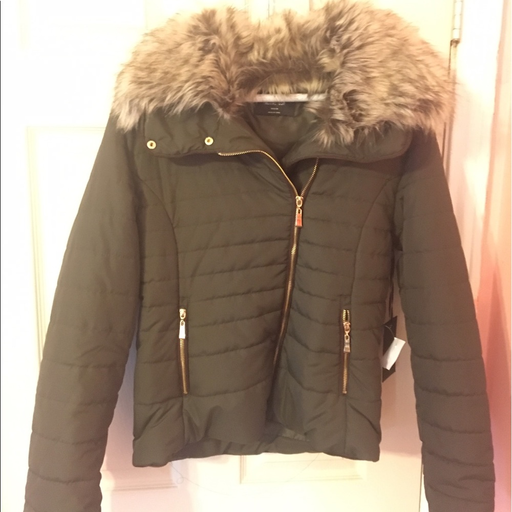 Green olive jacket with faux collar