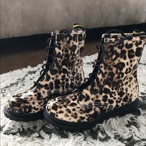Arizona Jean Leopard combat boots
