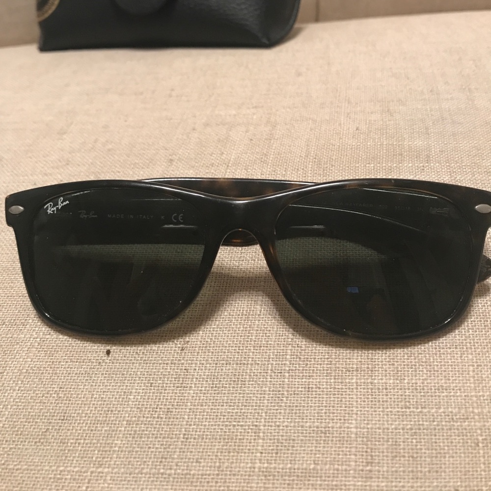 Tortoise Ray-Ban Wayfarers! - Picture 2 of 4