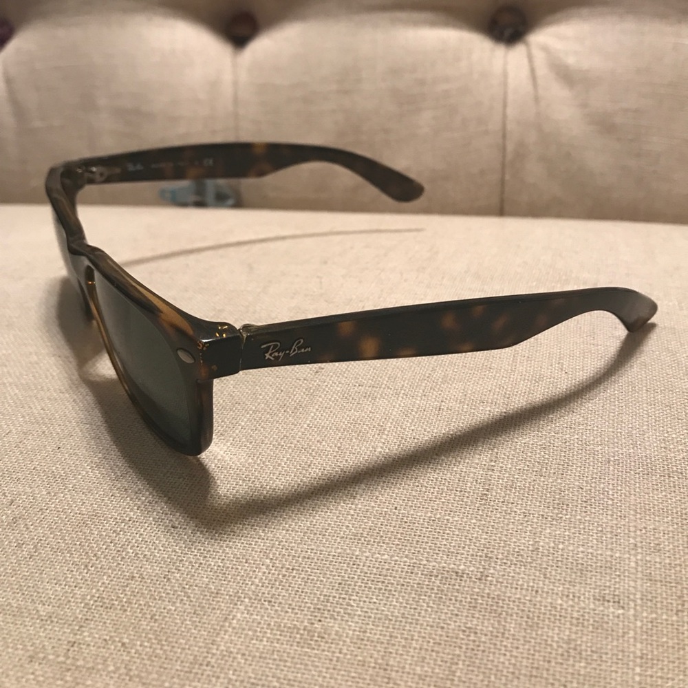 Tortoise Ray-Ban Wayfarers! - Picture 3 of 4