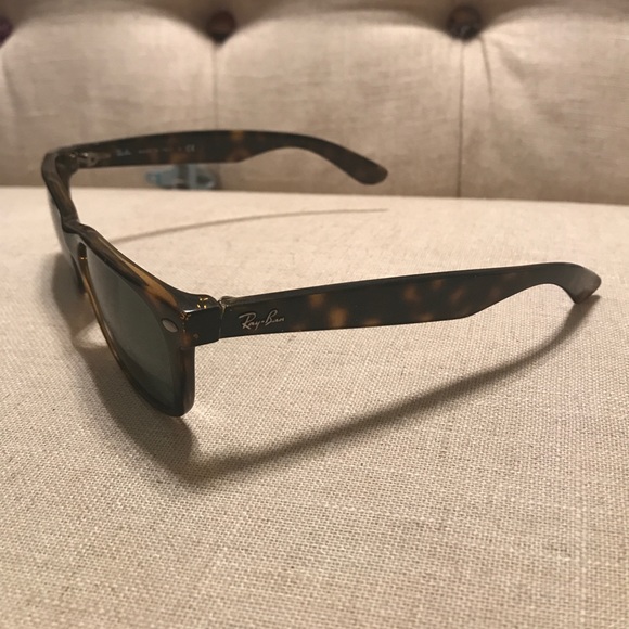 Tortoise Ray-Ban Wayfarers!