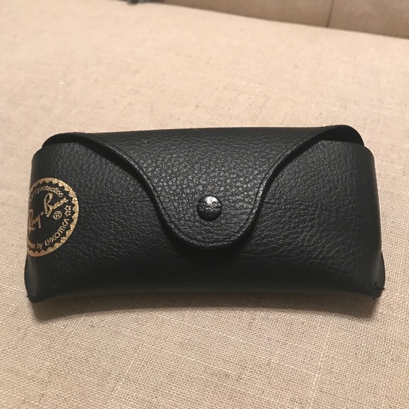 Tortoise Ray-Ban Wayfarers!
