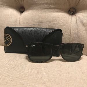 Tortoise Ray-Ban Wayfarers!