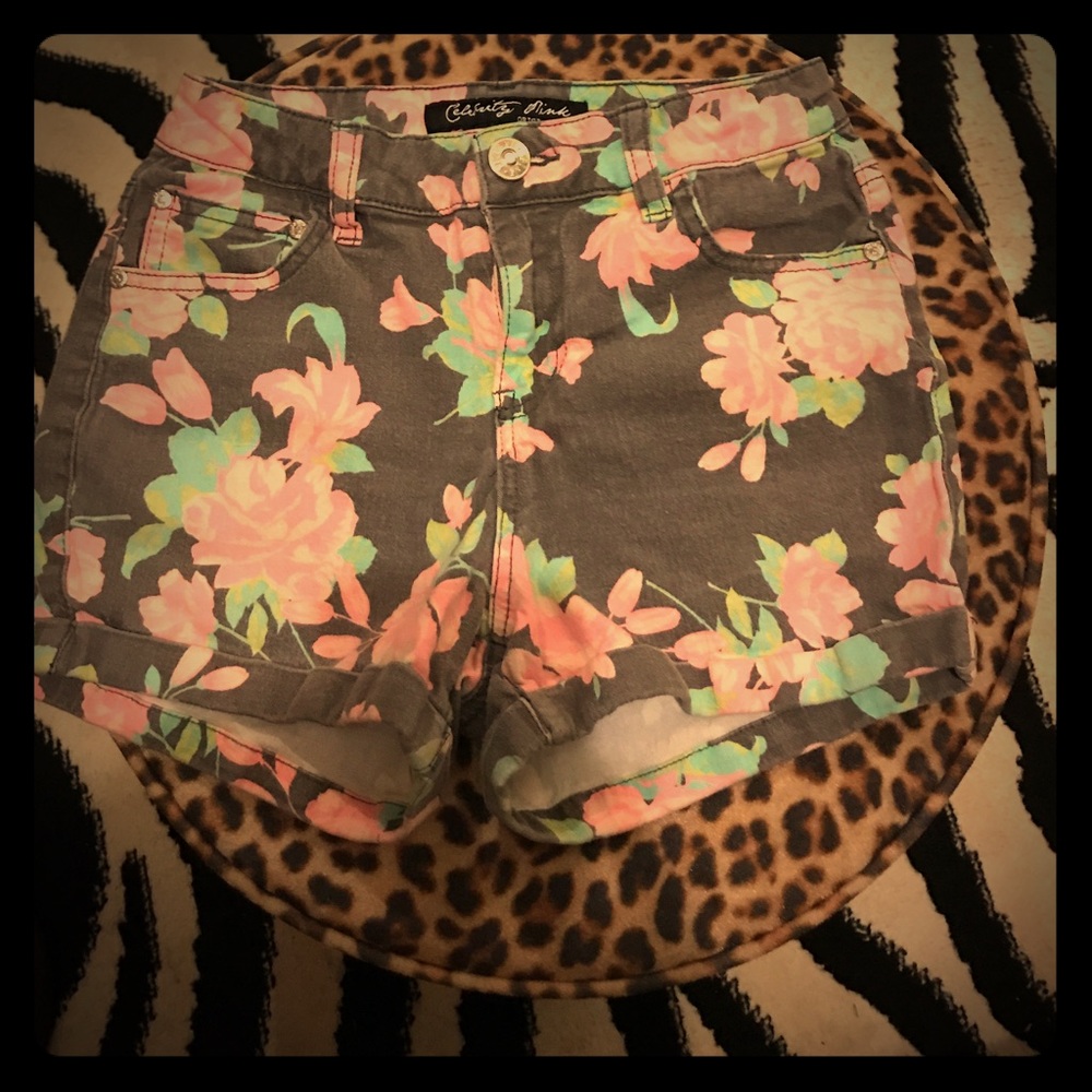 🌷Celebrity Pink Original Denim Shorts-Size 4🌷