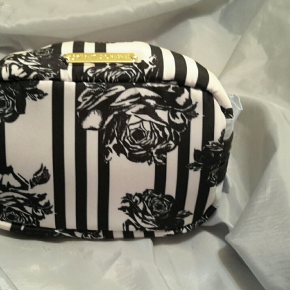 Betsey johnson cosmo mini NWT - Picture 2 of 4