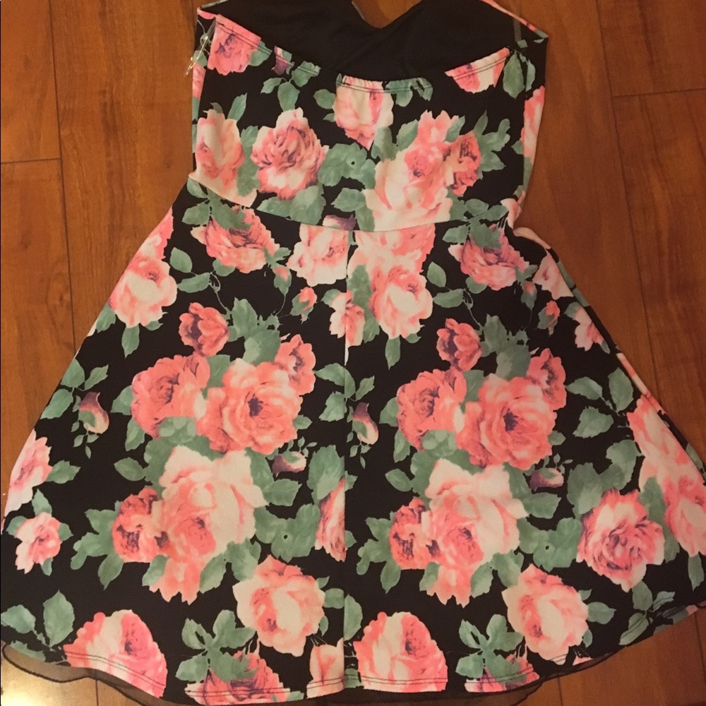 Floral strapless dress