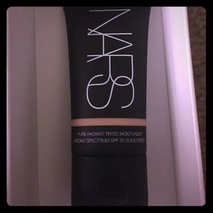 NARS Pure Radiant Tinted Moisturizer- St Moritz