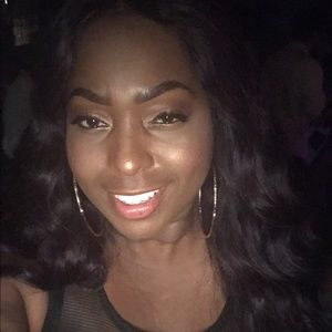 Meet your Posher, Akeisha
