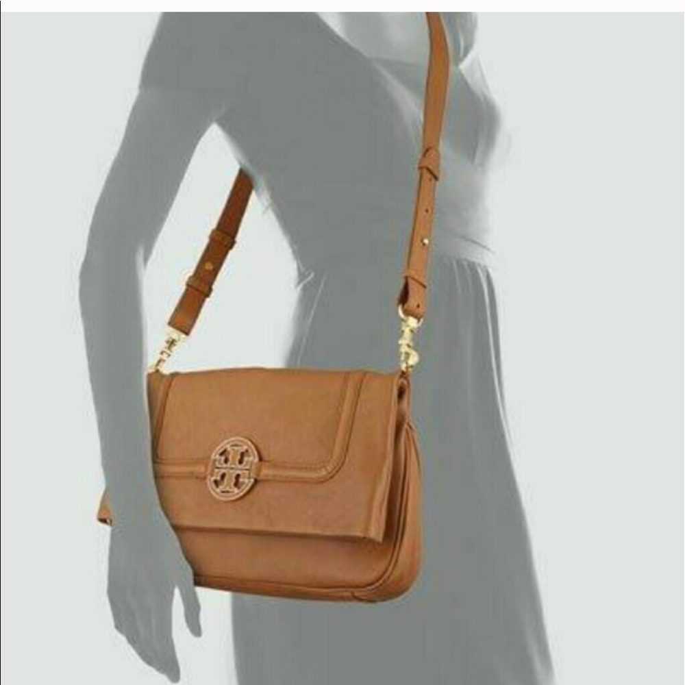 TORY BURCH CROSSBODY AND CLUTCH IN ONE!