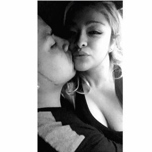 Meet your Posher, Flor be'me