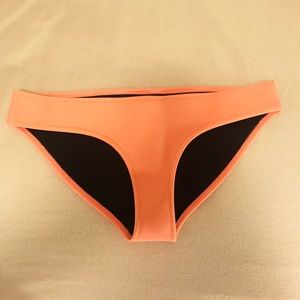 Genuine Triangl 🔼 Bikini Bottoms