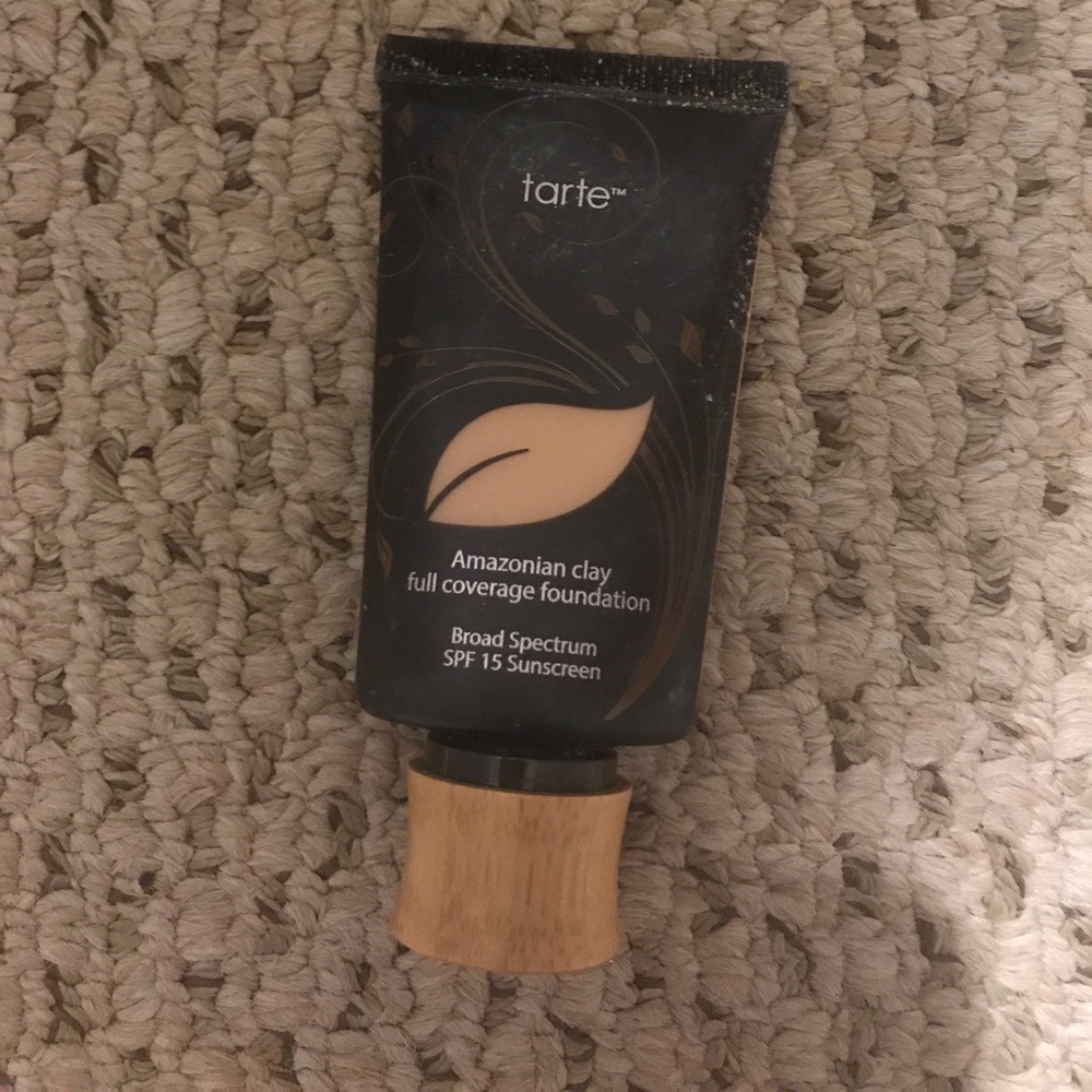 Tarte Amazonian clay foundation