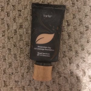 Tarte Amazonian clay foundation