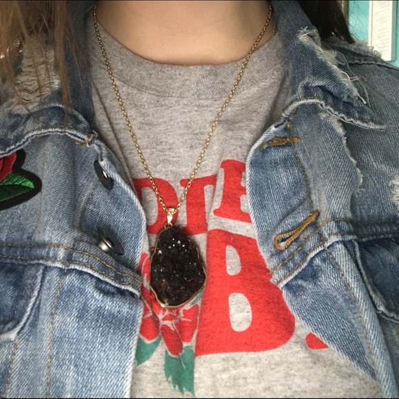 Handmade Geode Necklace - Picture 4 of 4