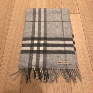 Burberry 100% cashmere scarf