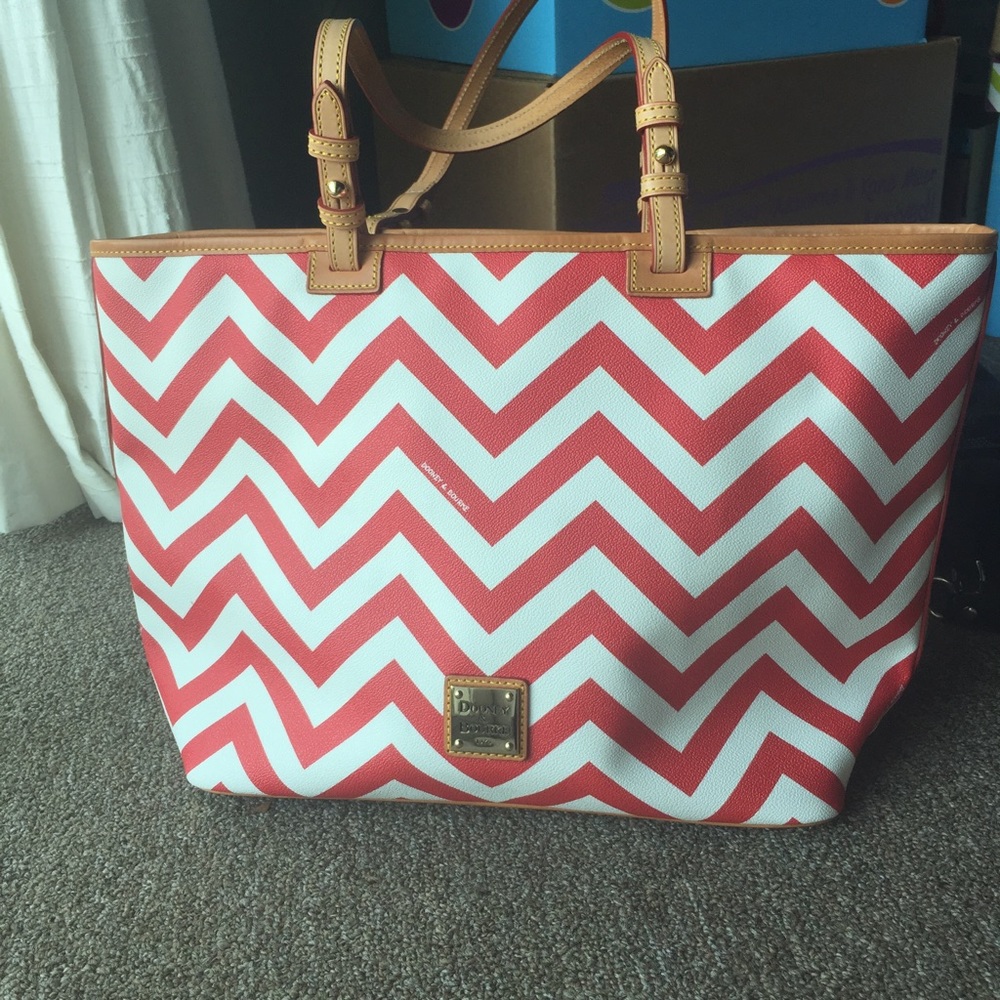 Brand New Dooney and Bourke leather chevron tote