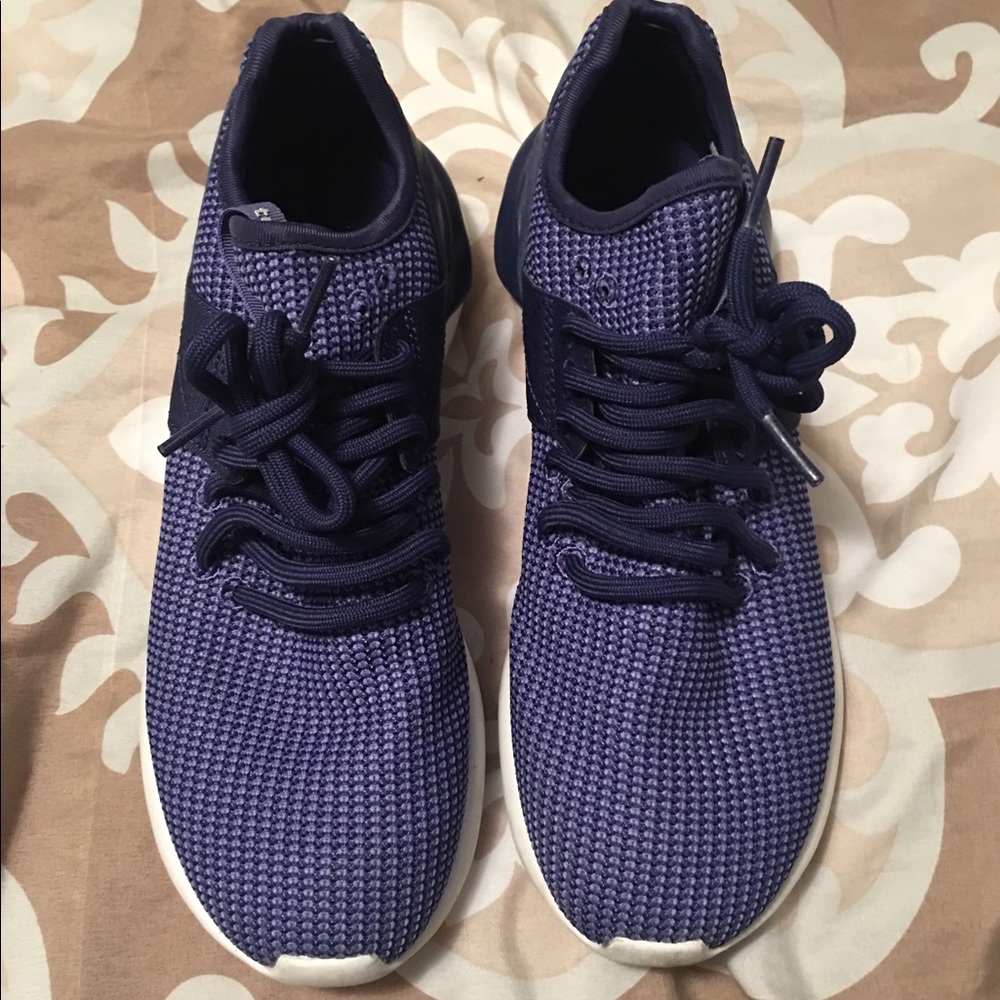 Women's adidas tubular size 8