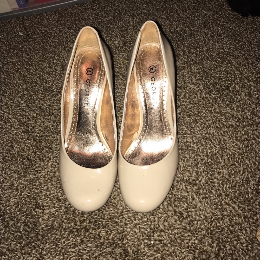 Beige heels