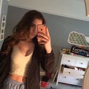 Meet your Posher, Olivia