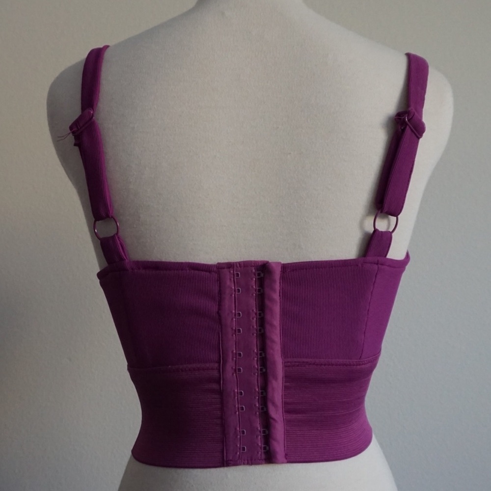Stretchy Crop - Picture 2 of 3
