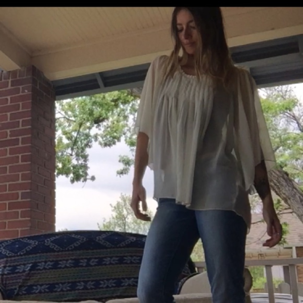 White wide neck flowy blouse