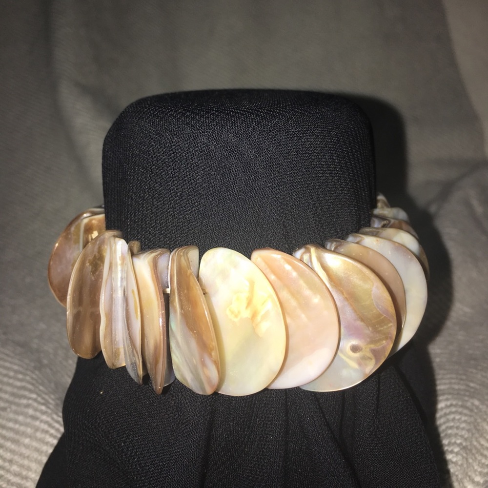 CORAL COLORED BRACELET