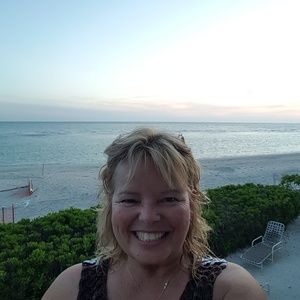 Meet your Posher, Debbie