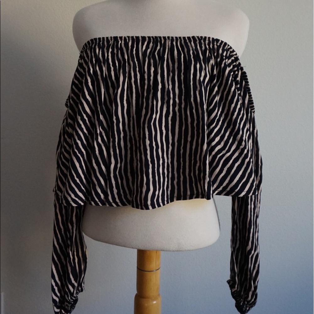 Off shoulder long sleeve