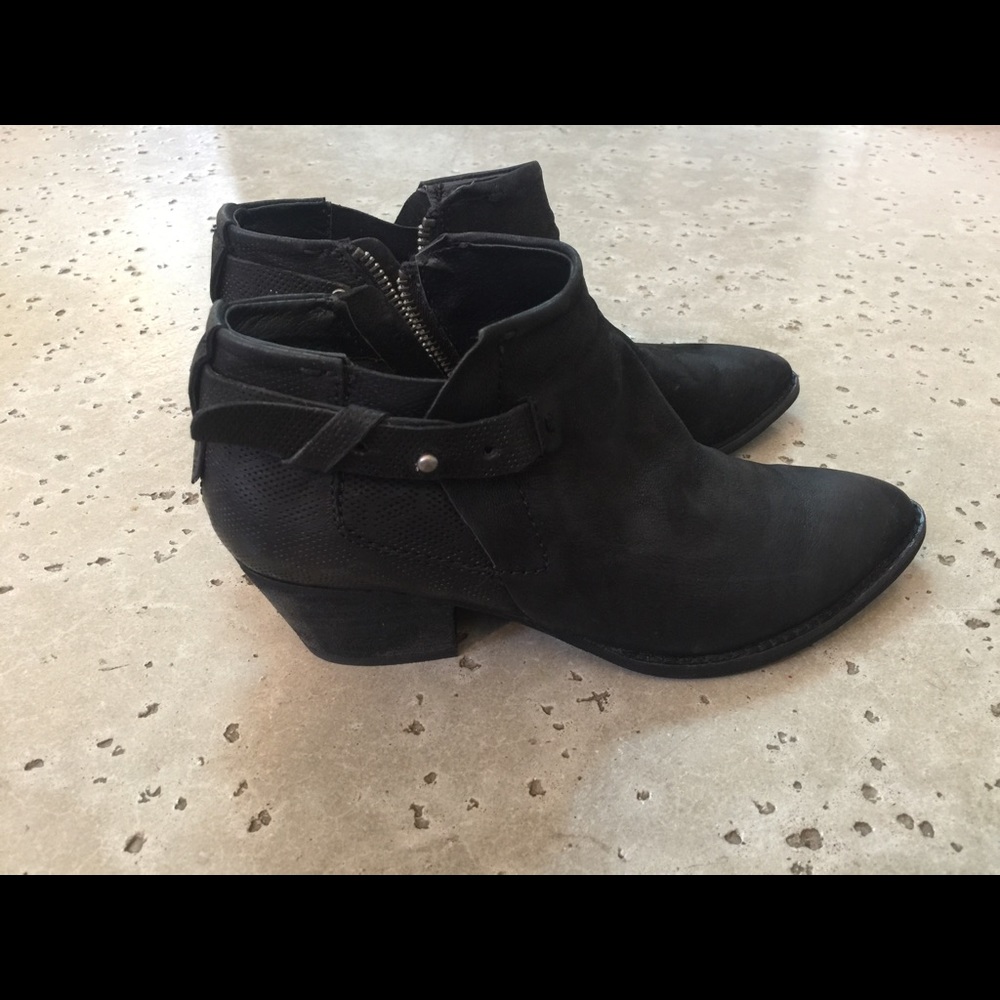 Dolce vita black booties