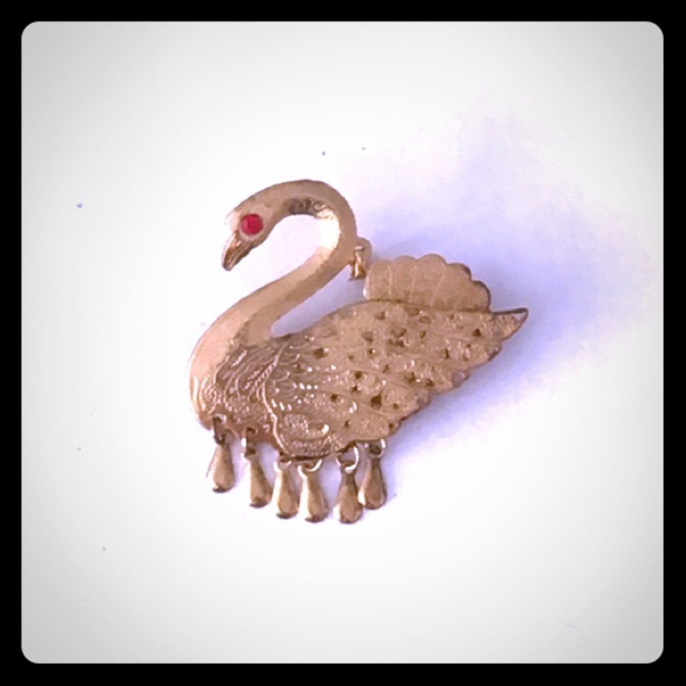 Vintage Swan Brooch