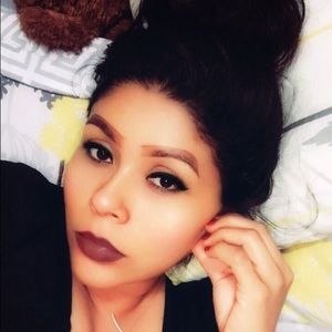 Meet your Posher, Dalia