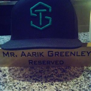 Meet your Posher, Aarik