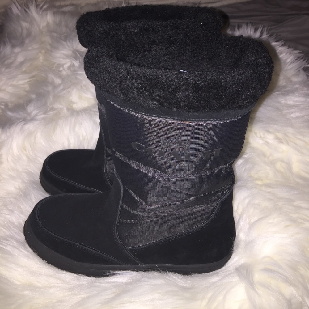 Coach Snow Boot Size 6 - Picture 4 of 8