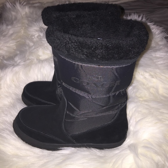 Coach Snow Boot Size 6 - Picture 4 of 8