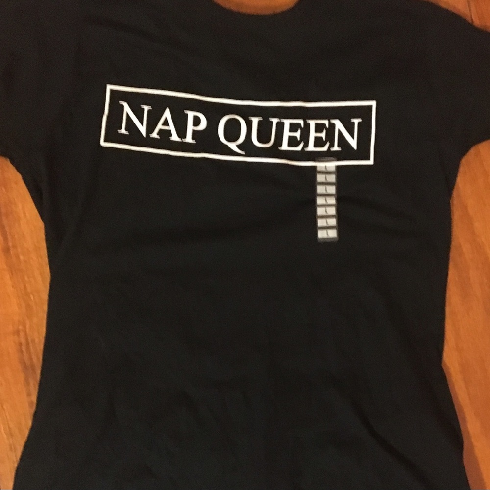 Nap queen tee