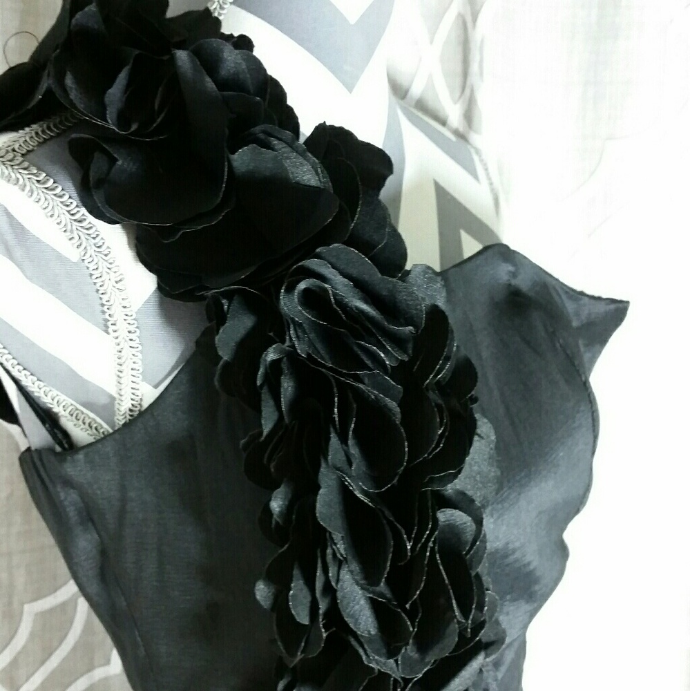 Snap black dress with Flower detailing
