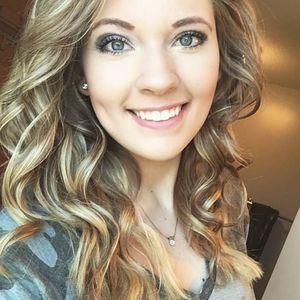 Meet your Posher, Carlee